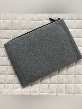 Incase Gray Heathered Laptop Tablet 
Sleeve/Case/Pouch